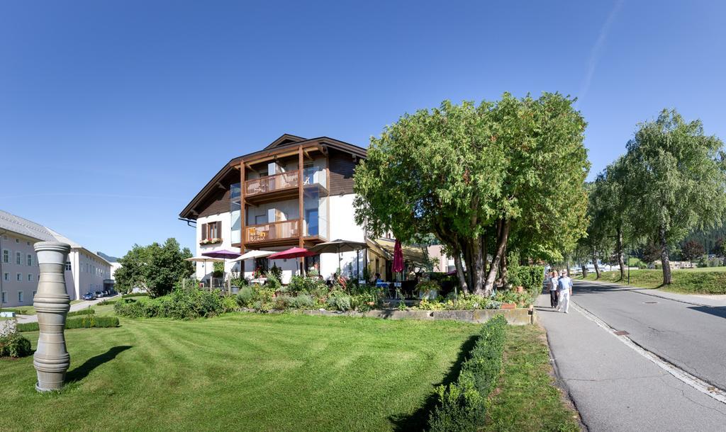 Fruehstueckspension "Schlosswirt" Ossiach Eksteriør billede
